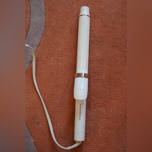 T3 Curling Iron 1.25 inches